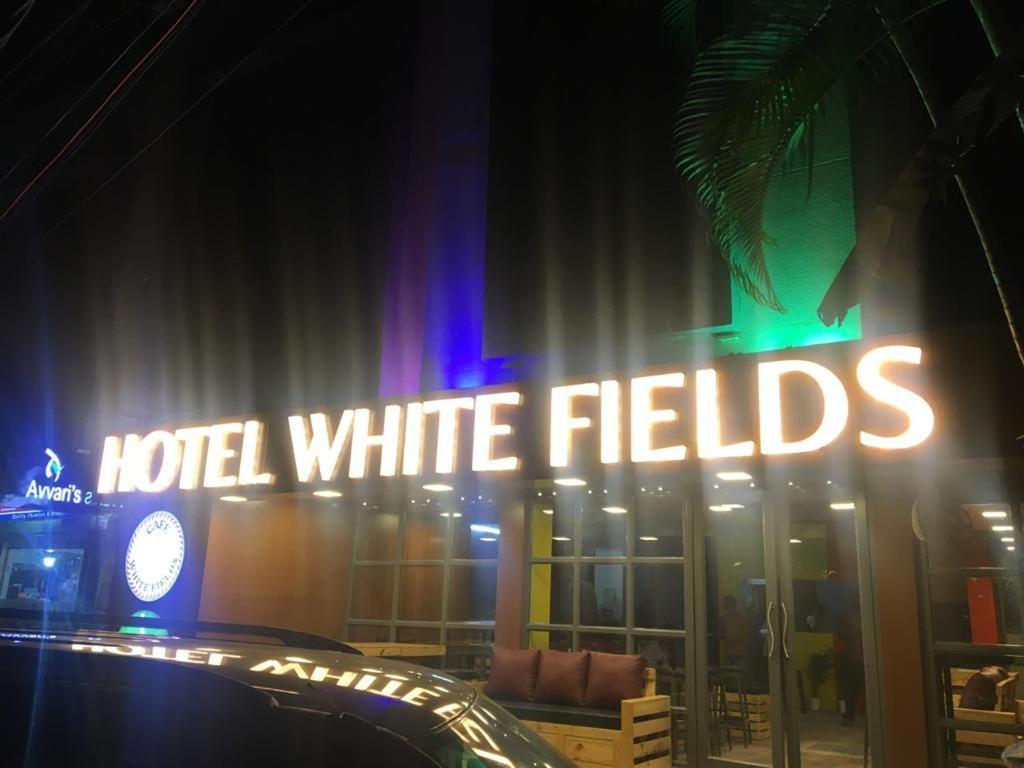 Hotel White Fields Hitec City, Haidarábád Kültér fotó
