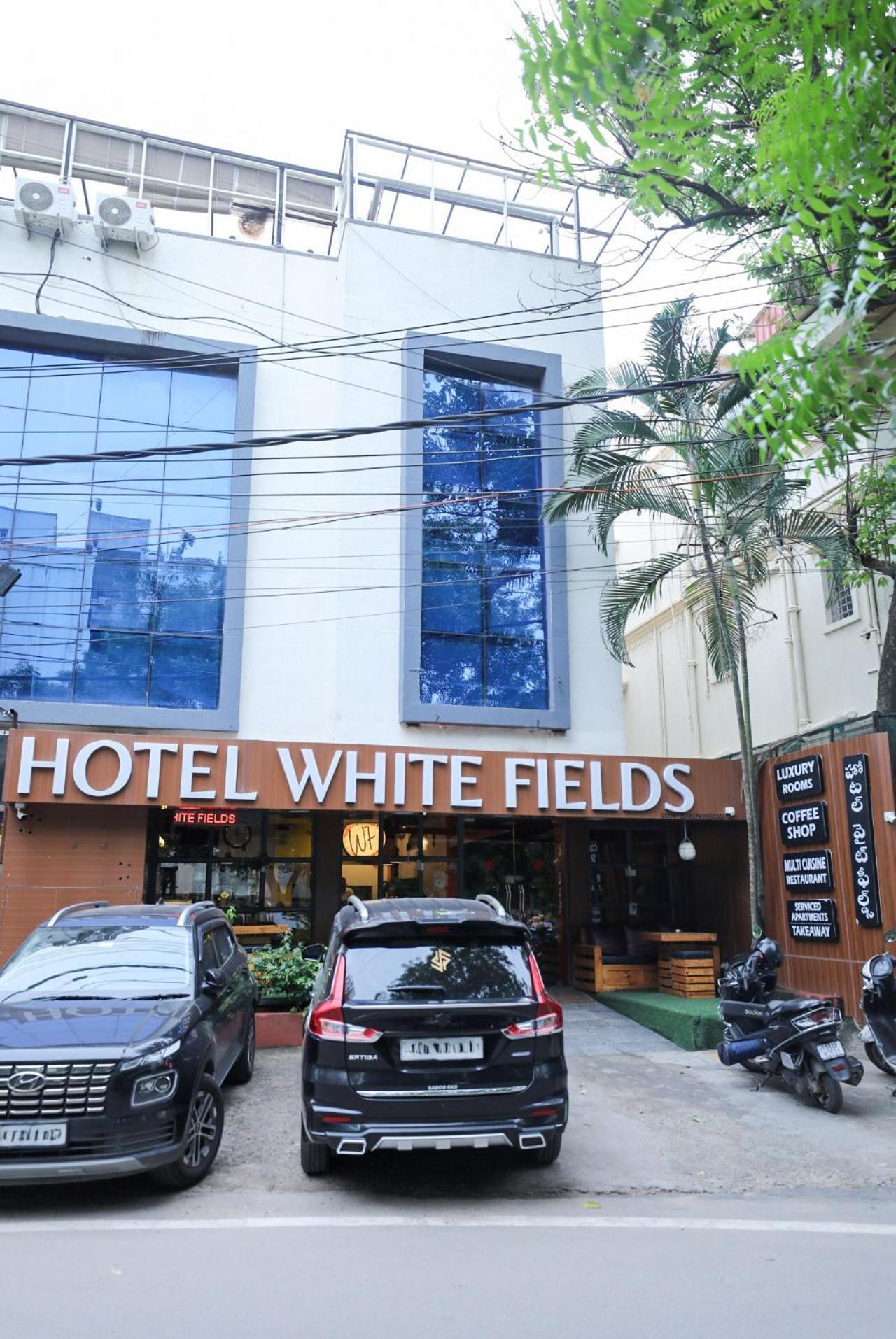Hotel White Fields Hitec City, Haidarábád Kültér fotó
